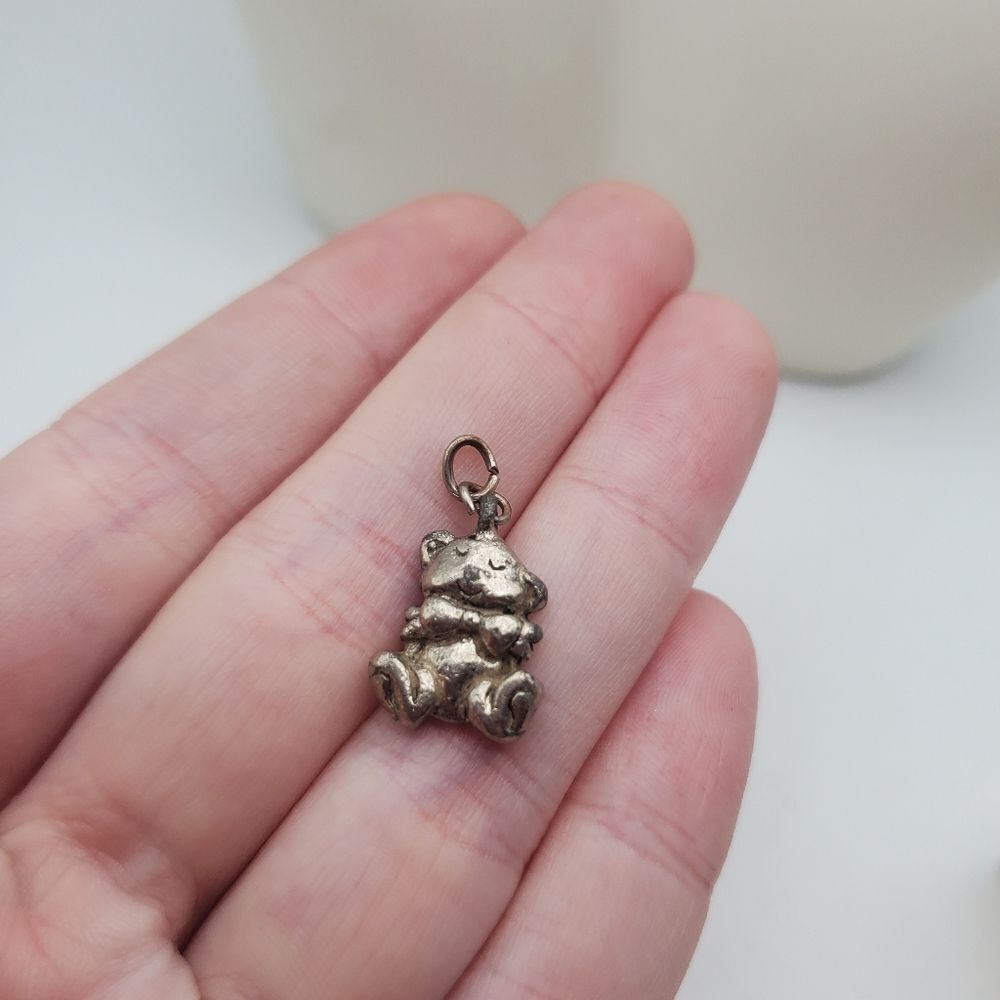 Sweet dreams teddy bear silver toned pendant